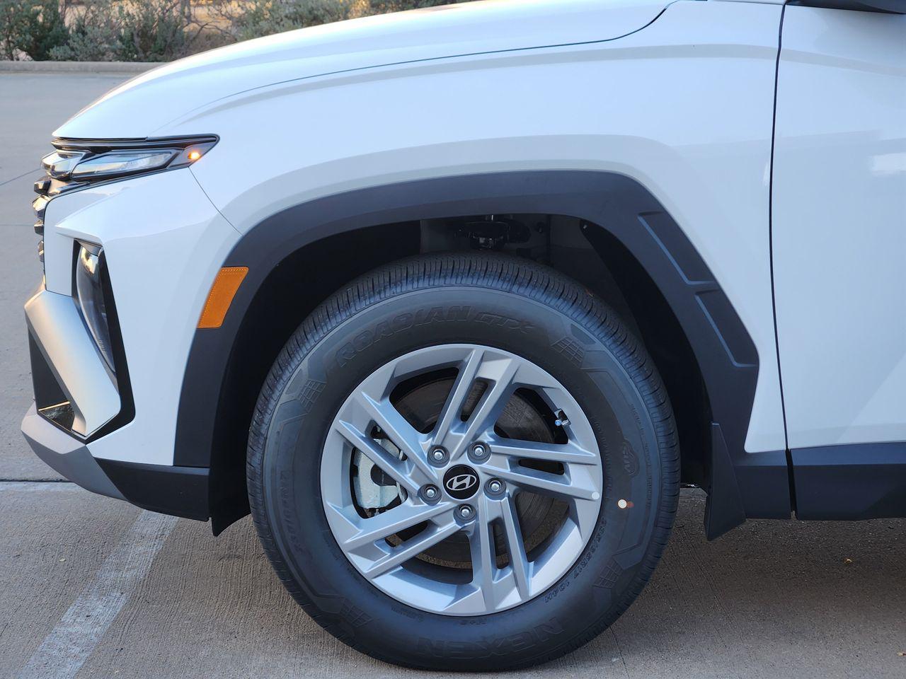 New 2026 W6H White Hyundai SE FWD image 5