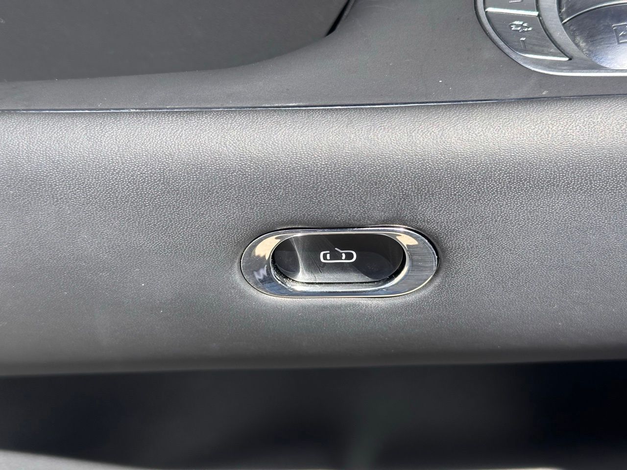 Used 2025 Uyuni White Genesis 3.5T e-SC image 26