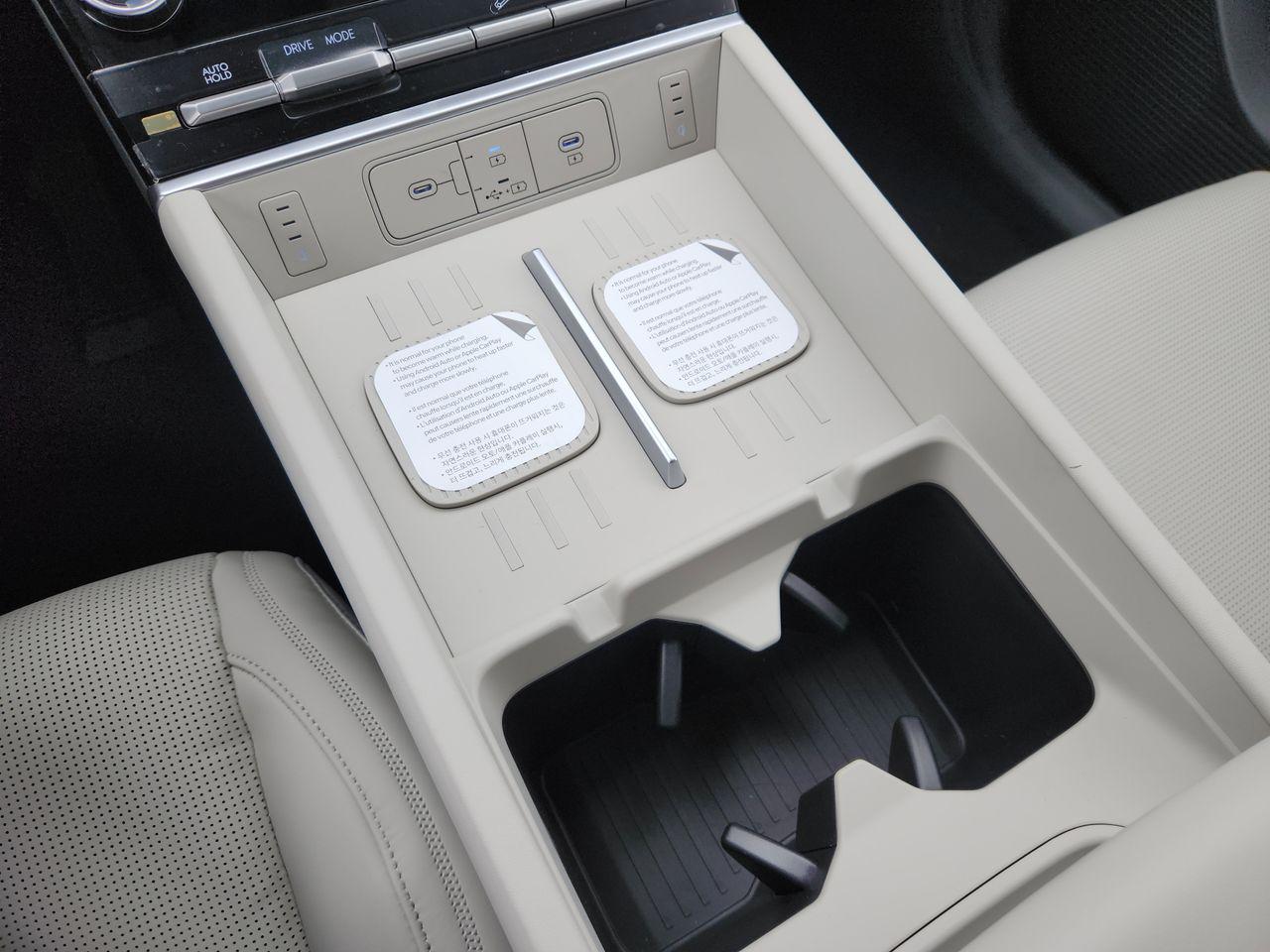 New 2026 W6H White Hyundai Calligraphy image 18