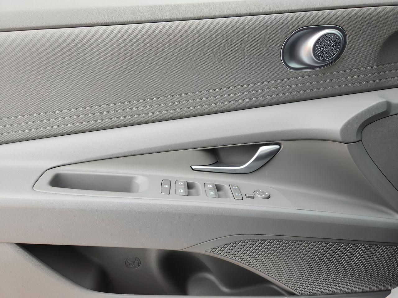 New 2026 W6H White Hyundai Blue image 23