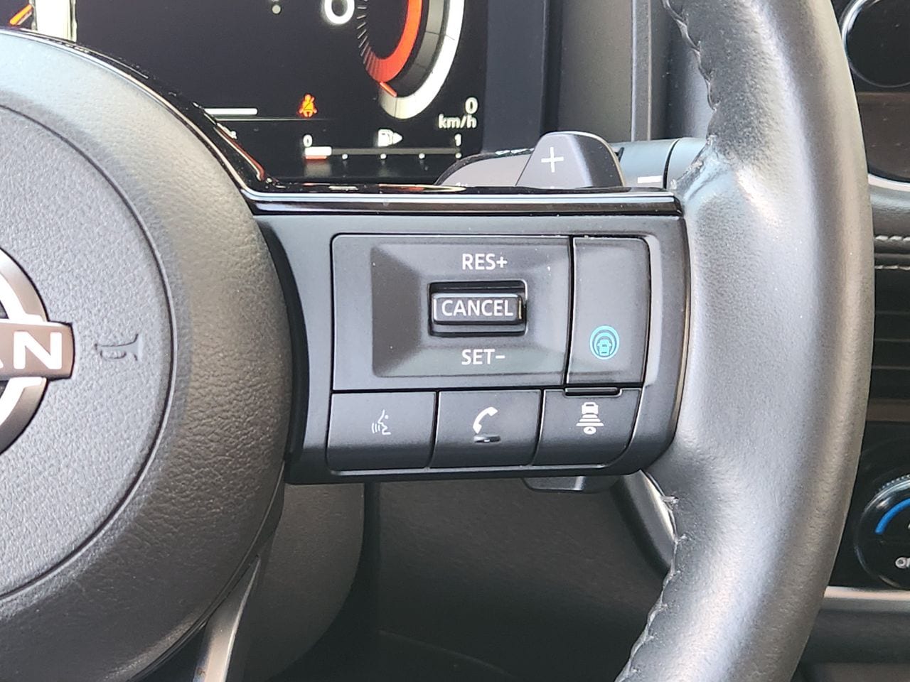 Used 2023 Super Black Nissan Platinum image 27