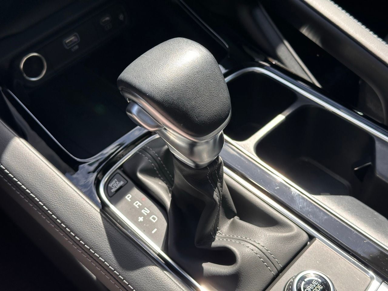 Used 2025 Ebony Black Kia EX image 37