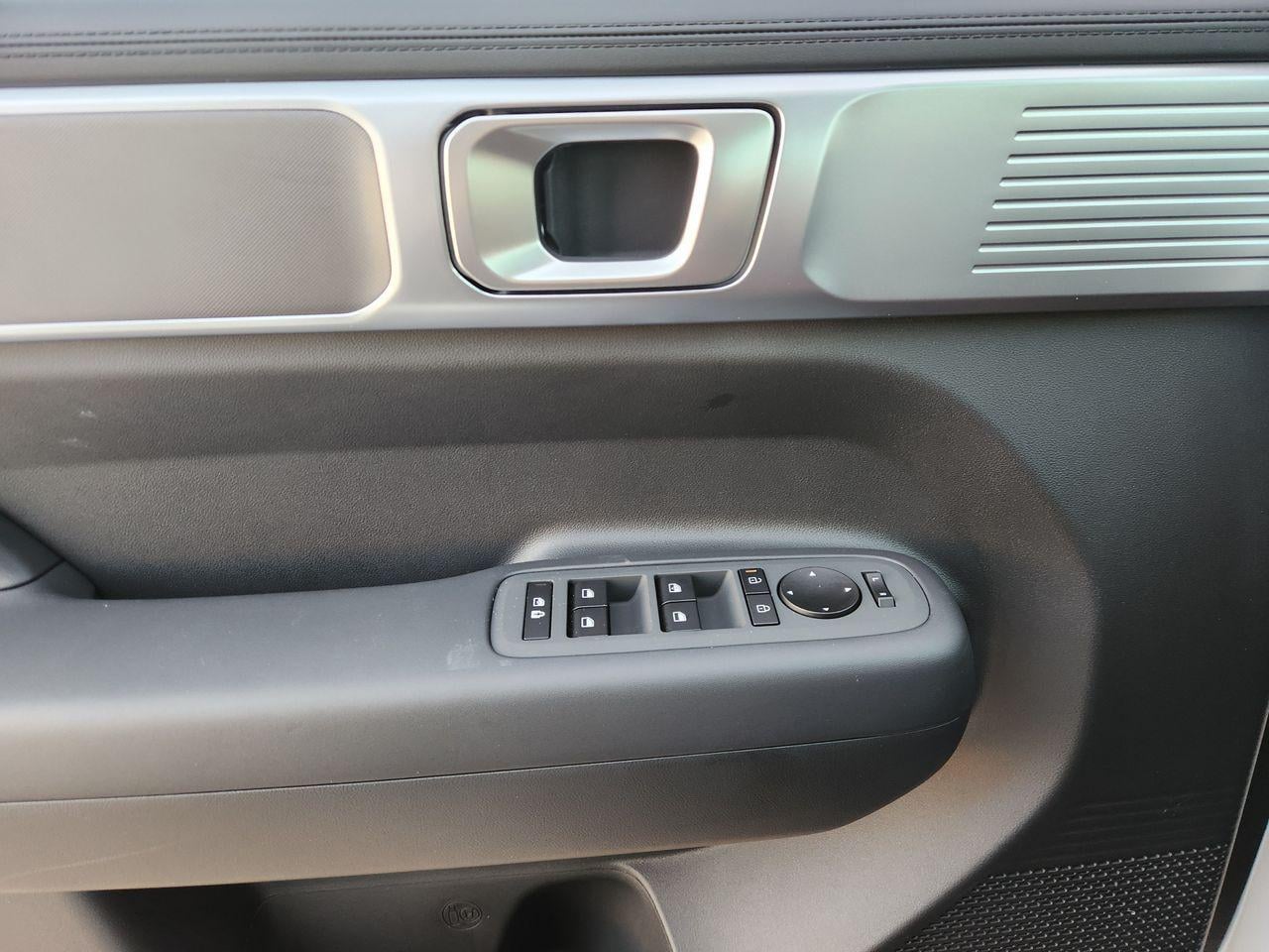 New 2027 Serenity White Hyundai SE FWD image 22