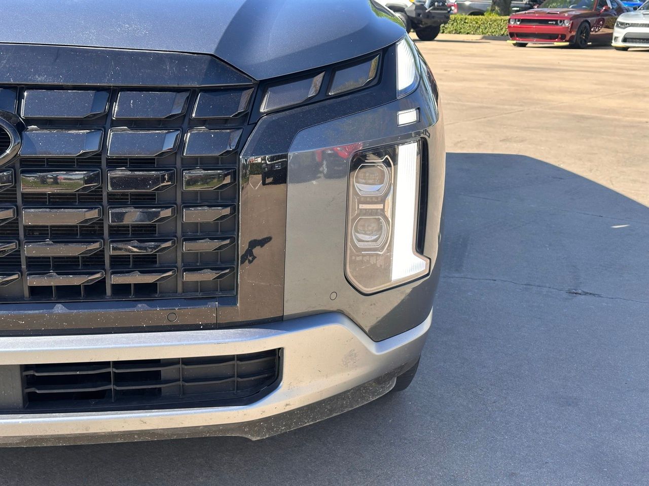 Used 2025 Graphite Hyundai Limited image 6