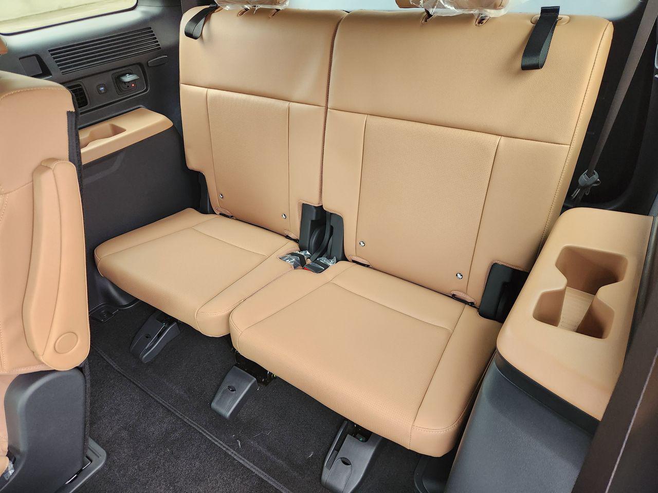 New 2026 PE2 Gray Hyundai Limited FWD image 31