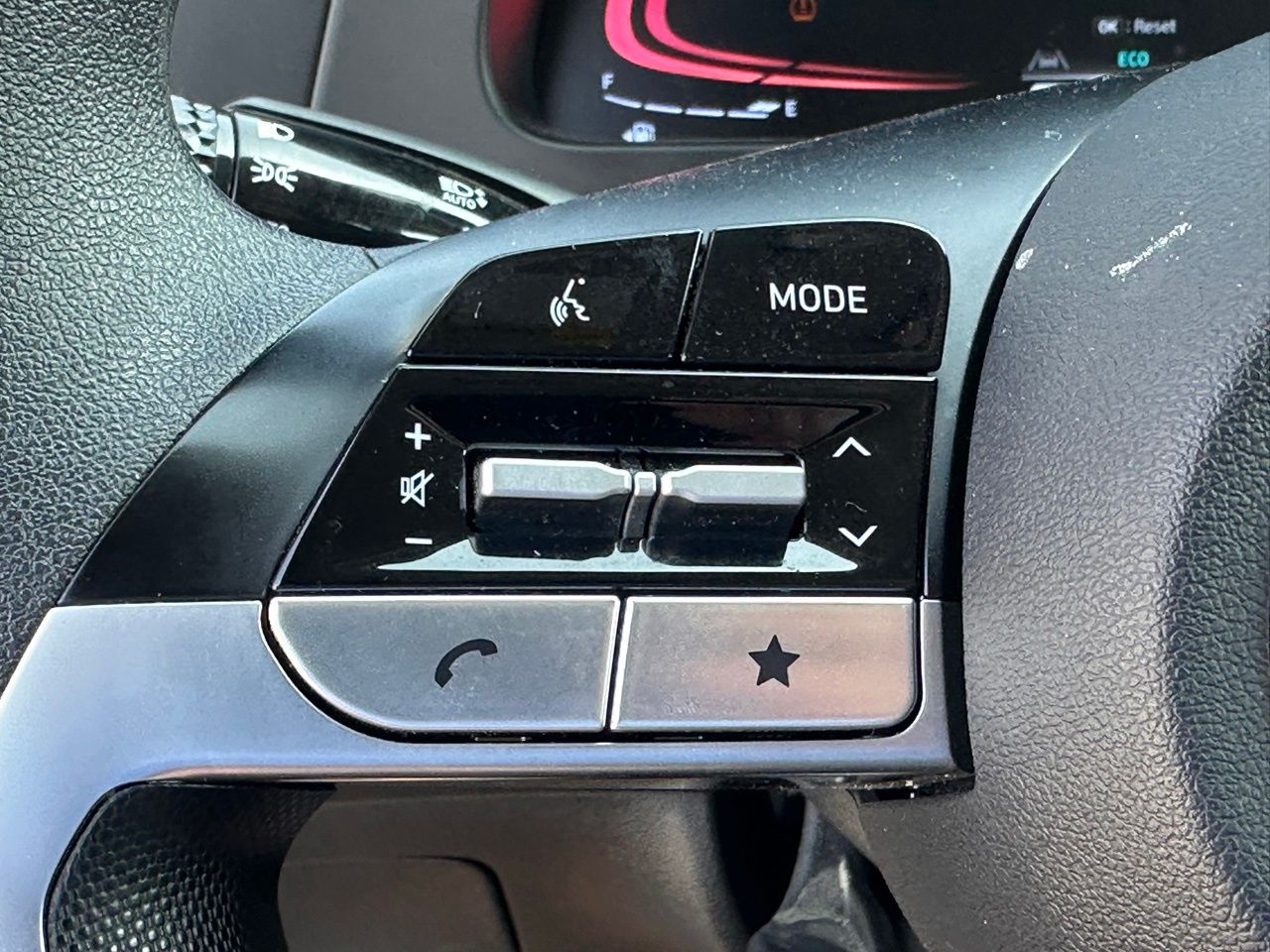 Used 2025 Fluid Metal Hyundai Blue image 32