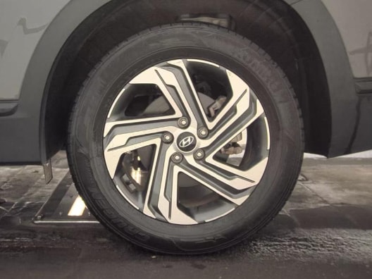 Used 2023 Hampton Gray Hyundai SEL image 9