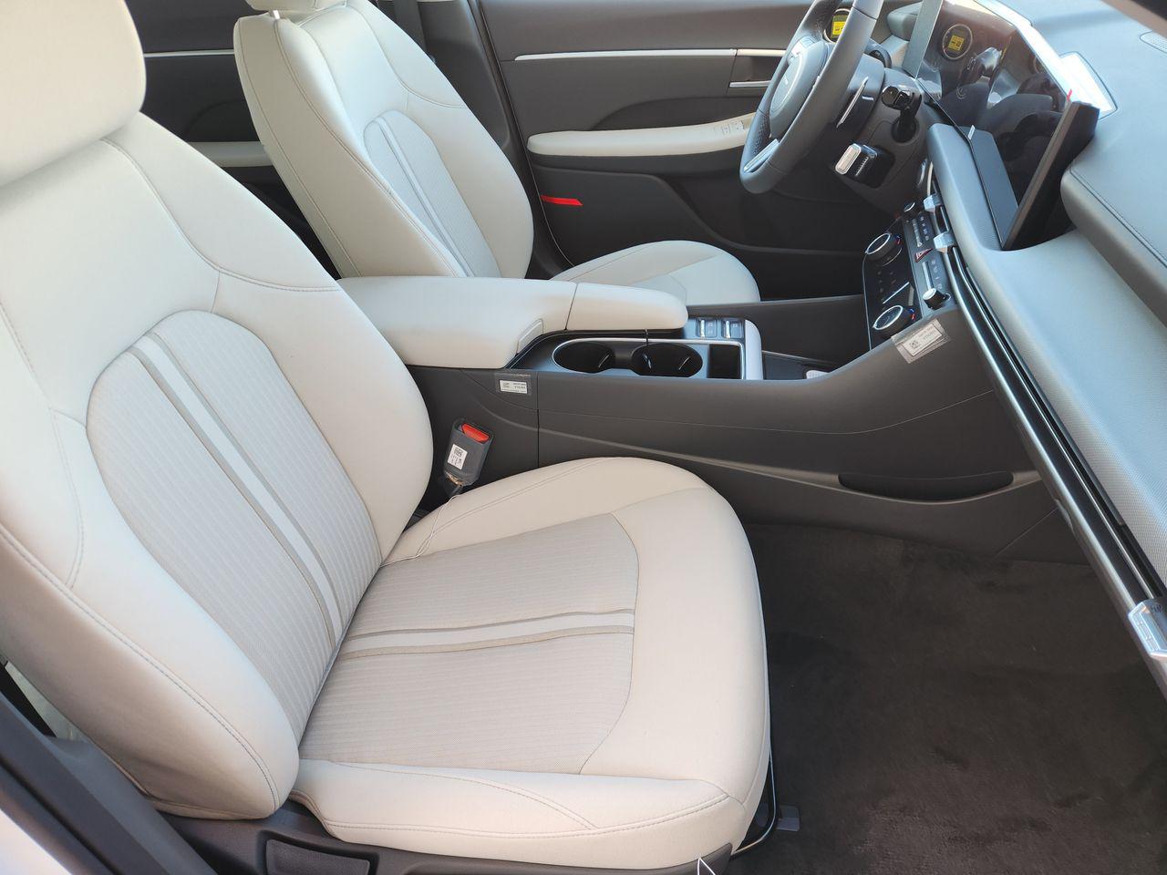 New 2026 Serenity White Hyundai SEL Sport image 10