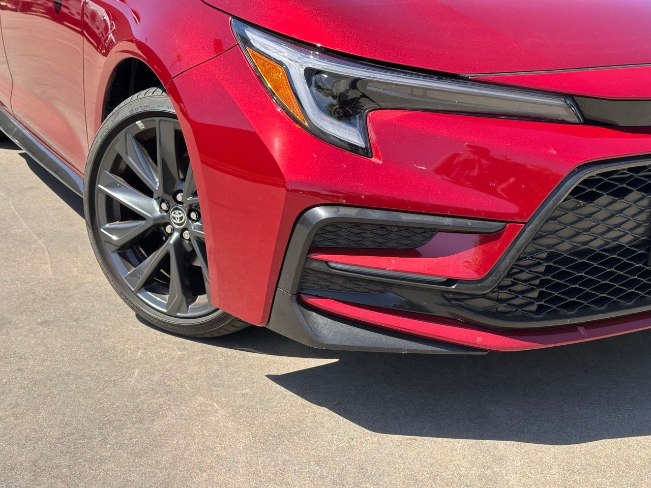 Used 2026 Ruby Flare Pearl Toyota SE image 2
