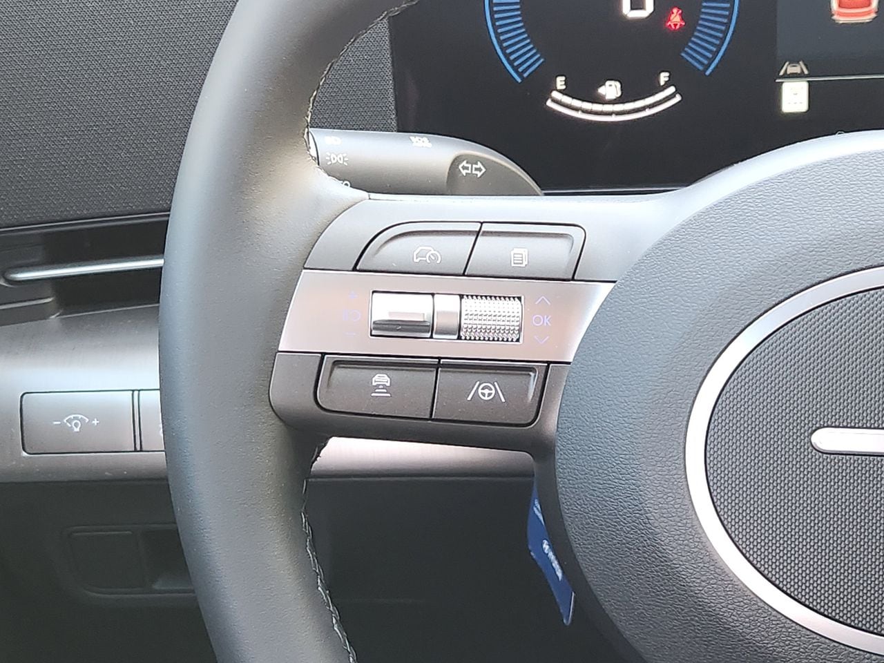 New 2026 SAW White Hyundai SEL Sport FWD image 26