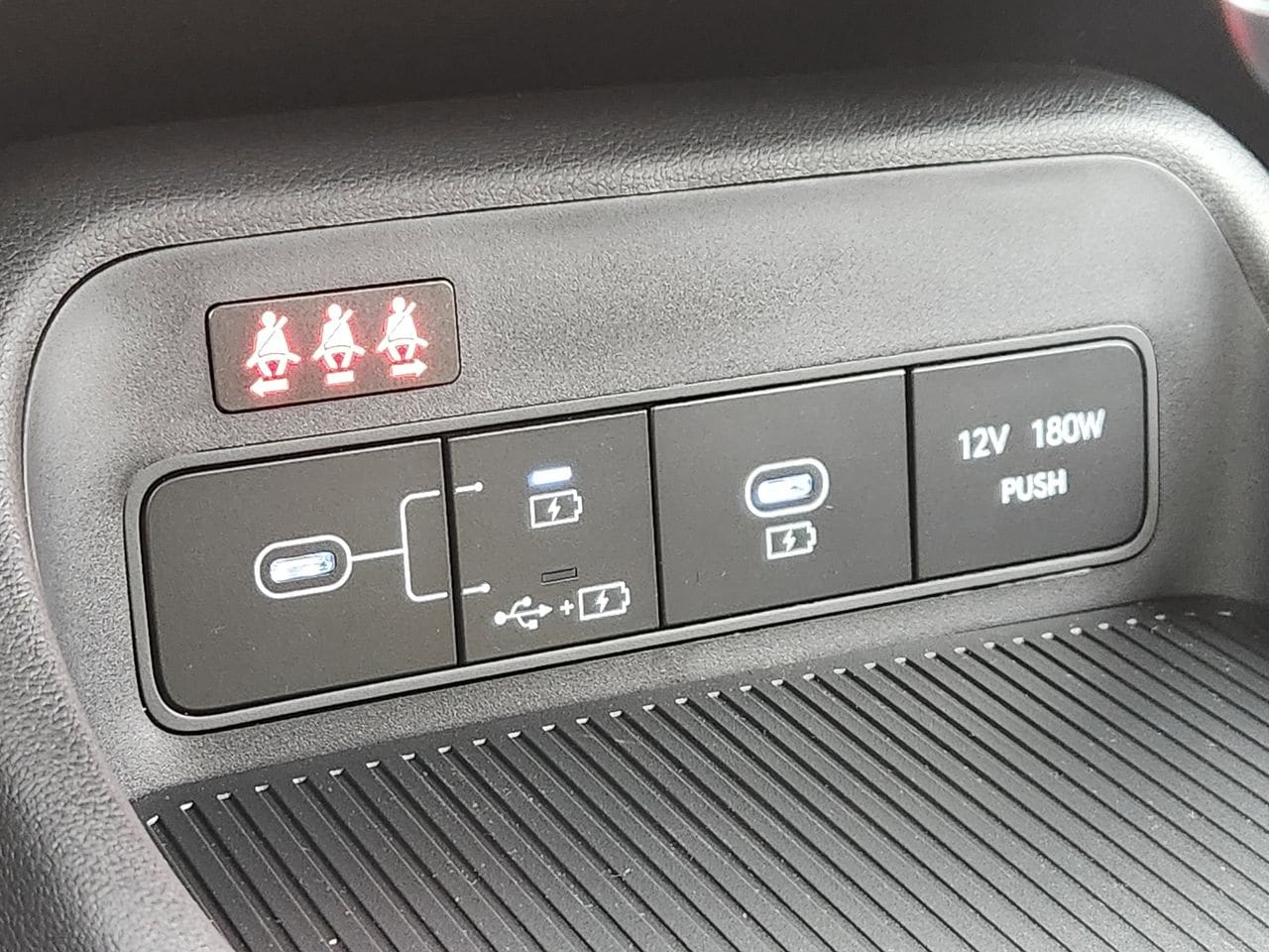 New 2026 SAW White Hyundai SE FWD image 19