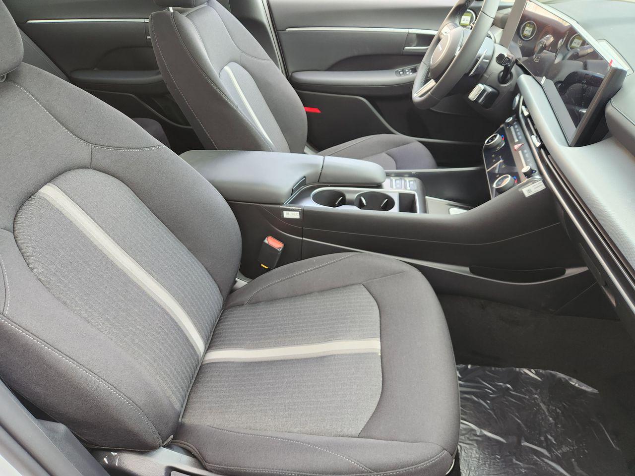 New 2026 W6H White Hyundai SEL Sport image 10