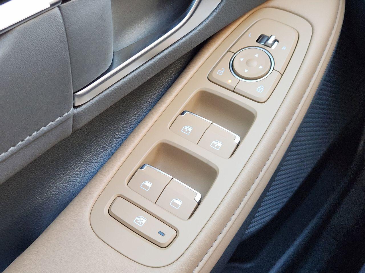 New 2026 W6H White Hyundai Limited image 22