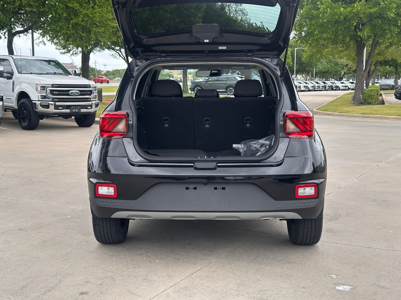 Certified Used 2025 Onyx Black Hyundai SEL image 16