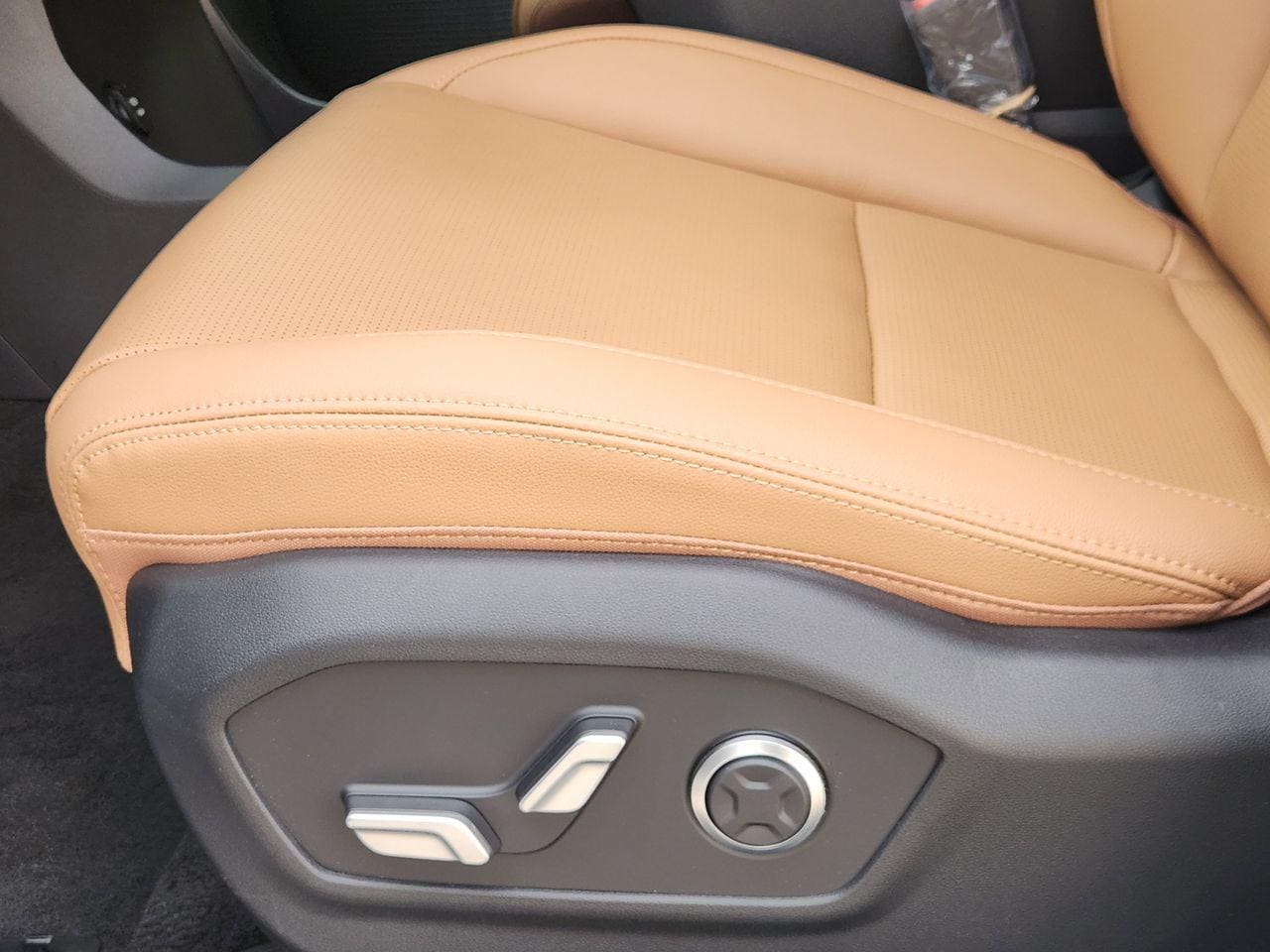 New 2026 W6H White Hyundai Limited image 24