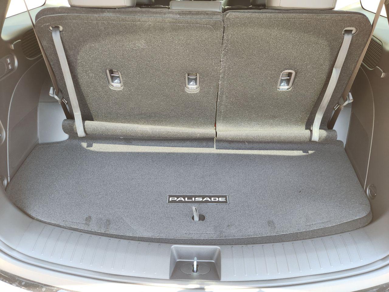 New 2027 Abyss Black Pearl Hyundai SEL Premium 8P image 32