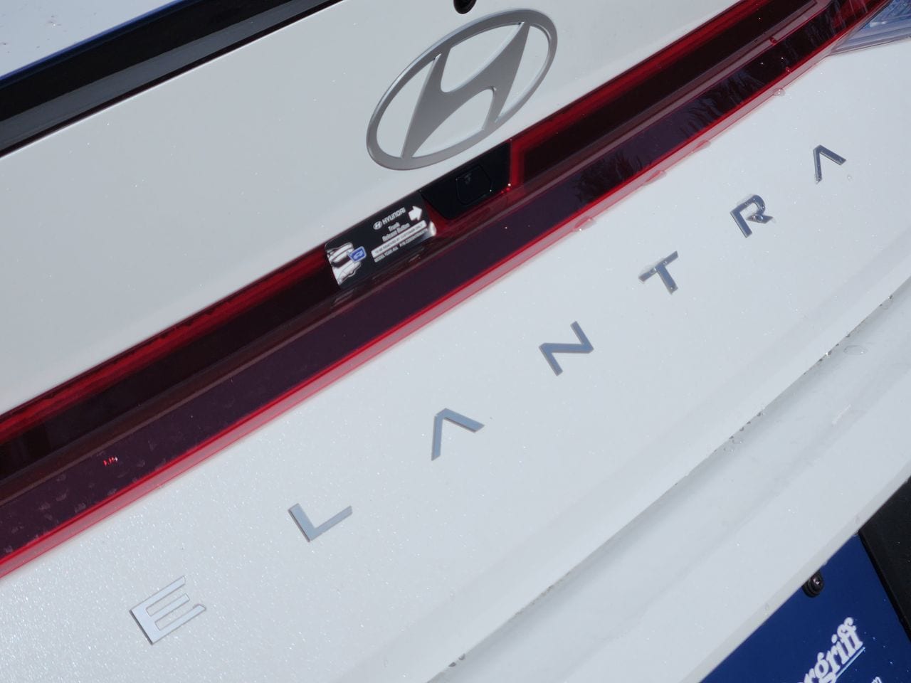 New 2026 W6H White Hyundai SEL Sport image 8