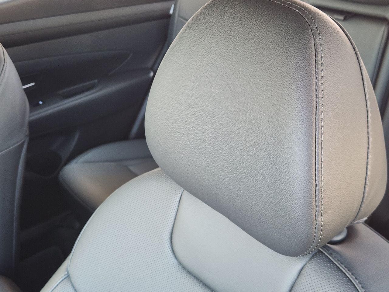 New 2026 Ecotronic Gray Hyundai SEL Plus FWD image 11