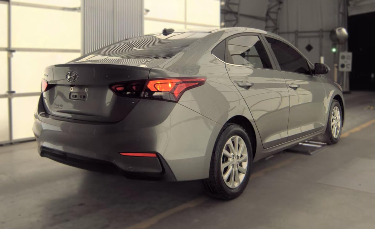 Used 2022 Forge Gray Hyundai SEL image 5