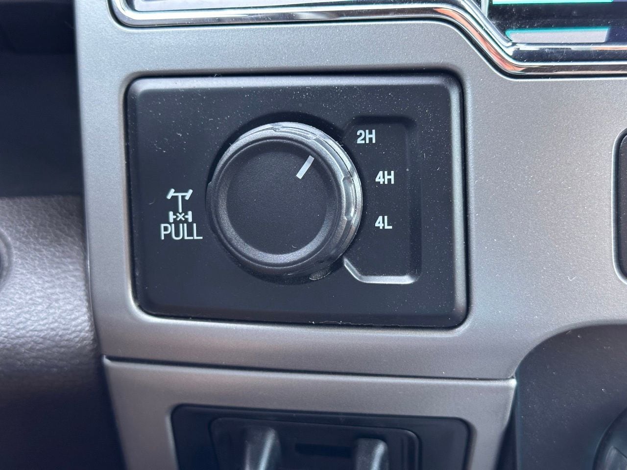 Used 2022 Oxford White Ford King Ranch image 31