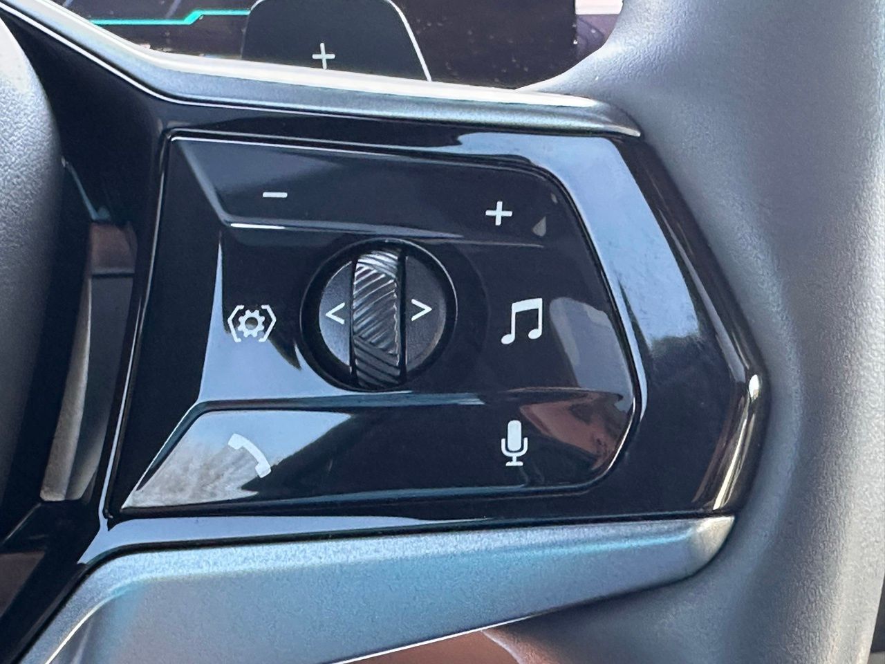 Used 2024 Dark Graphite BMW 530i image 32