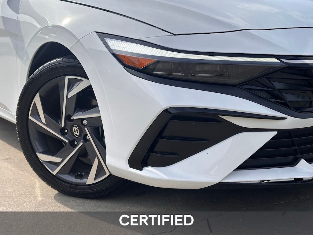 Certified 2025 Hyundai Elantra SEL Convenience Sedan