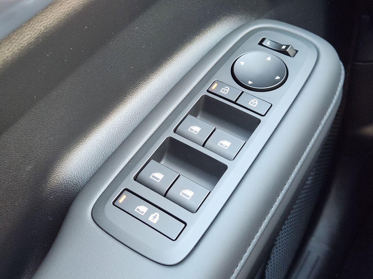 New 2026 W6H White Hyundai SEL image 22