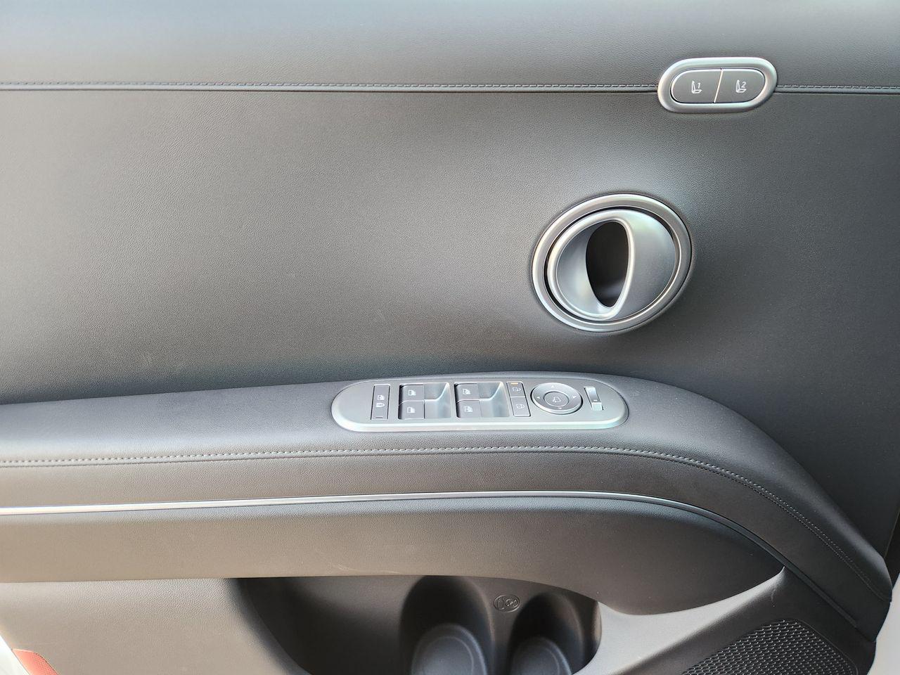 New 2026 Creamy White Pearl Hyundai SEL Premium 7P image 23