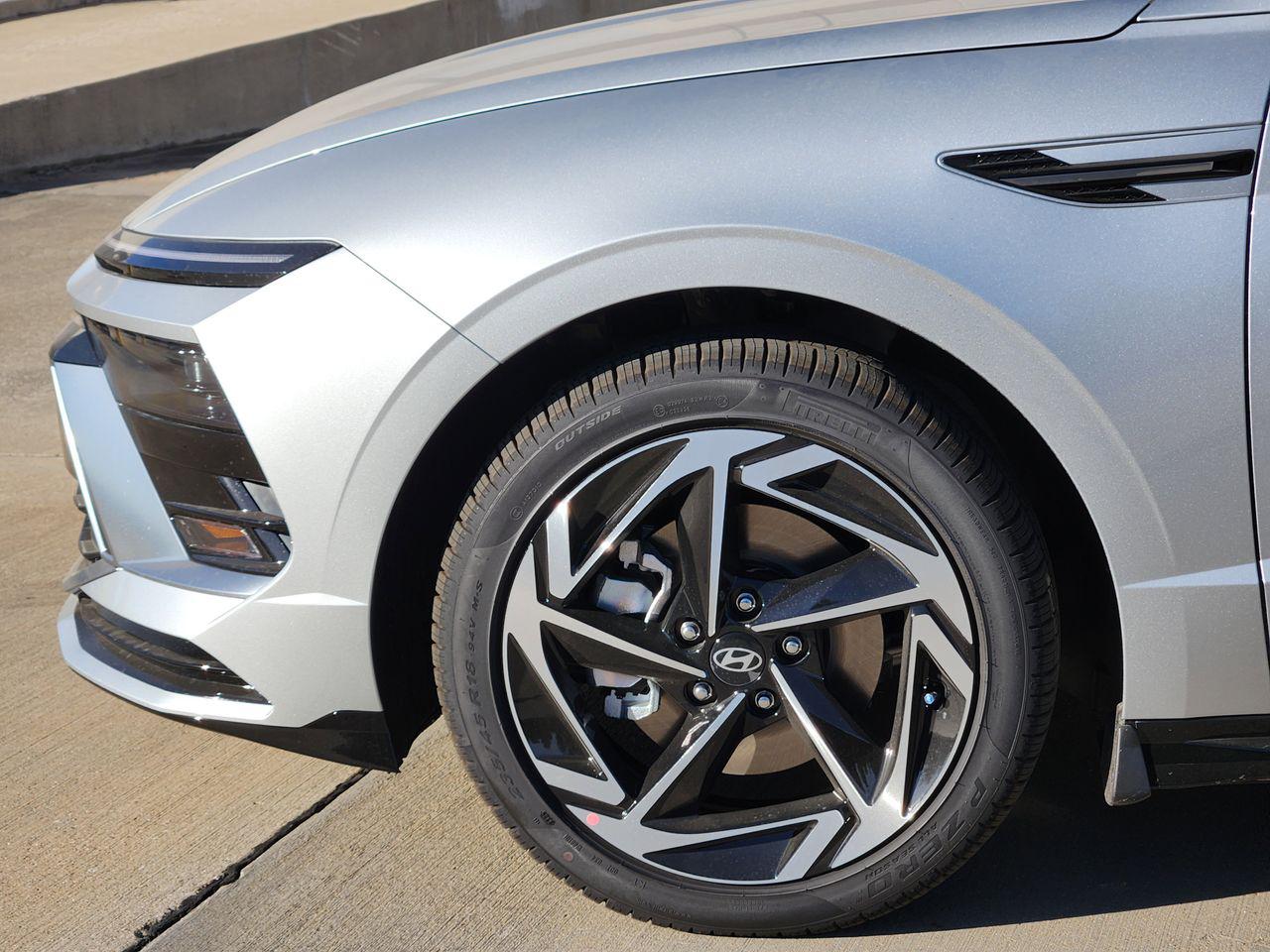 New 2026 Aero Silver Hyundai SEL Sport image 5