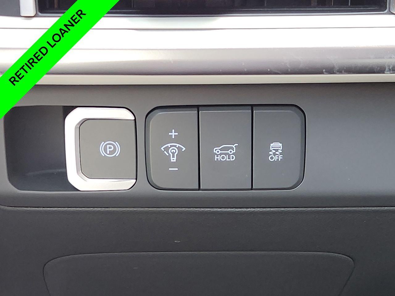 New 2025 R2T Silver Hyundai SEL FWD image 21