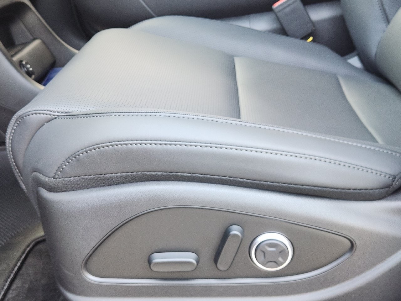 New 2027 Creamy White Pearl Hyundai Blue SEL Premium 7P image 26