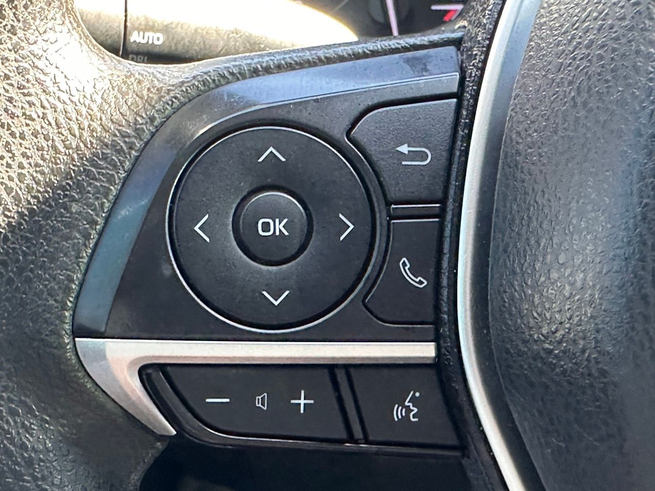 Used 2022 Predawn Gray Mica Toyota LE image 25