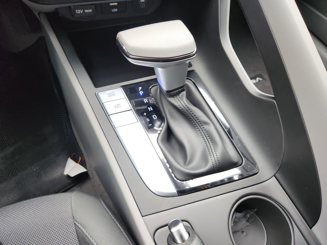 New 2026 W6H White Hyundai SE image 16