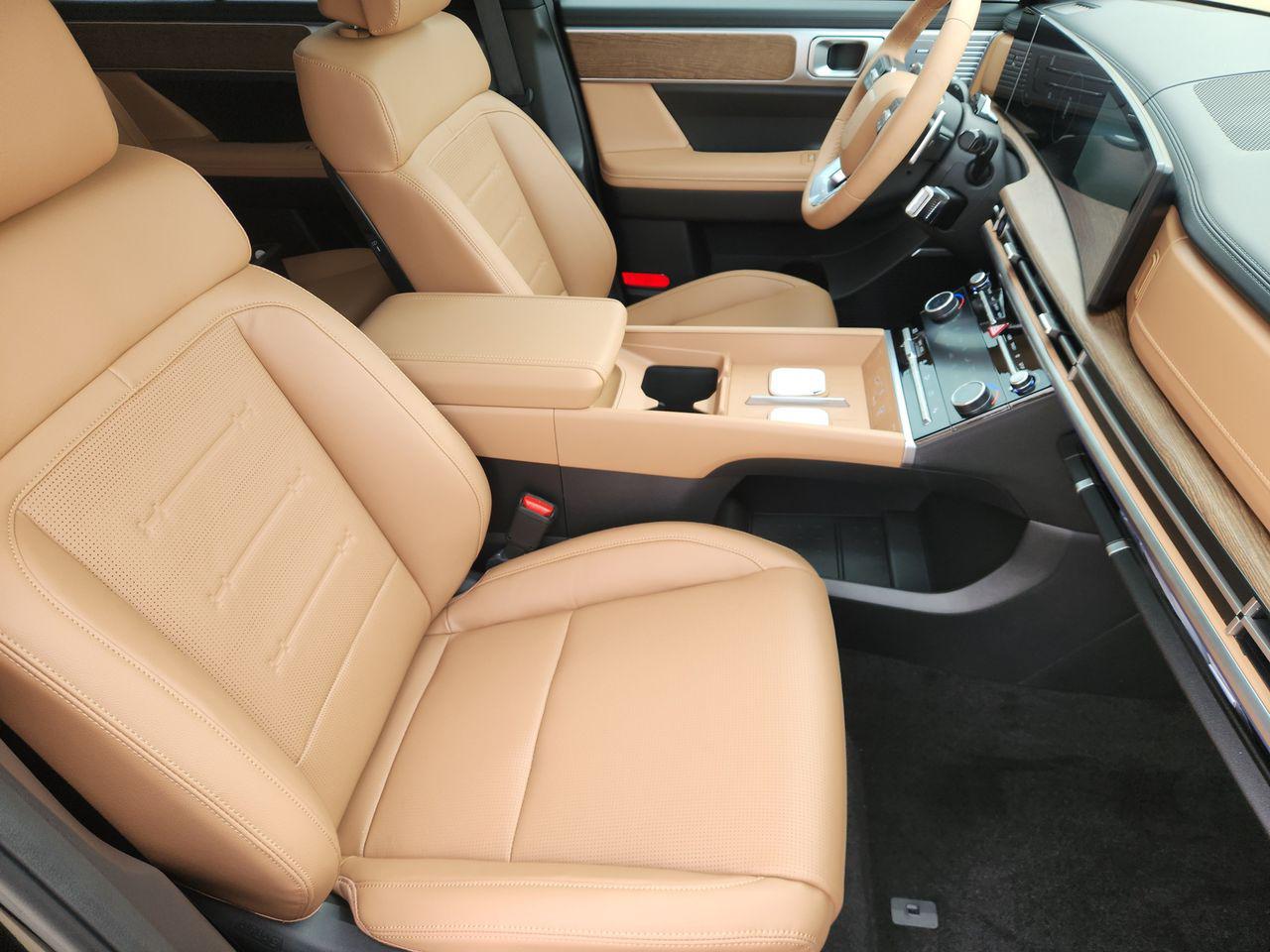 New 2026 S3B Black Hyundai Limited FWD image 10