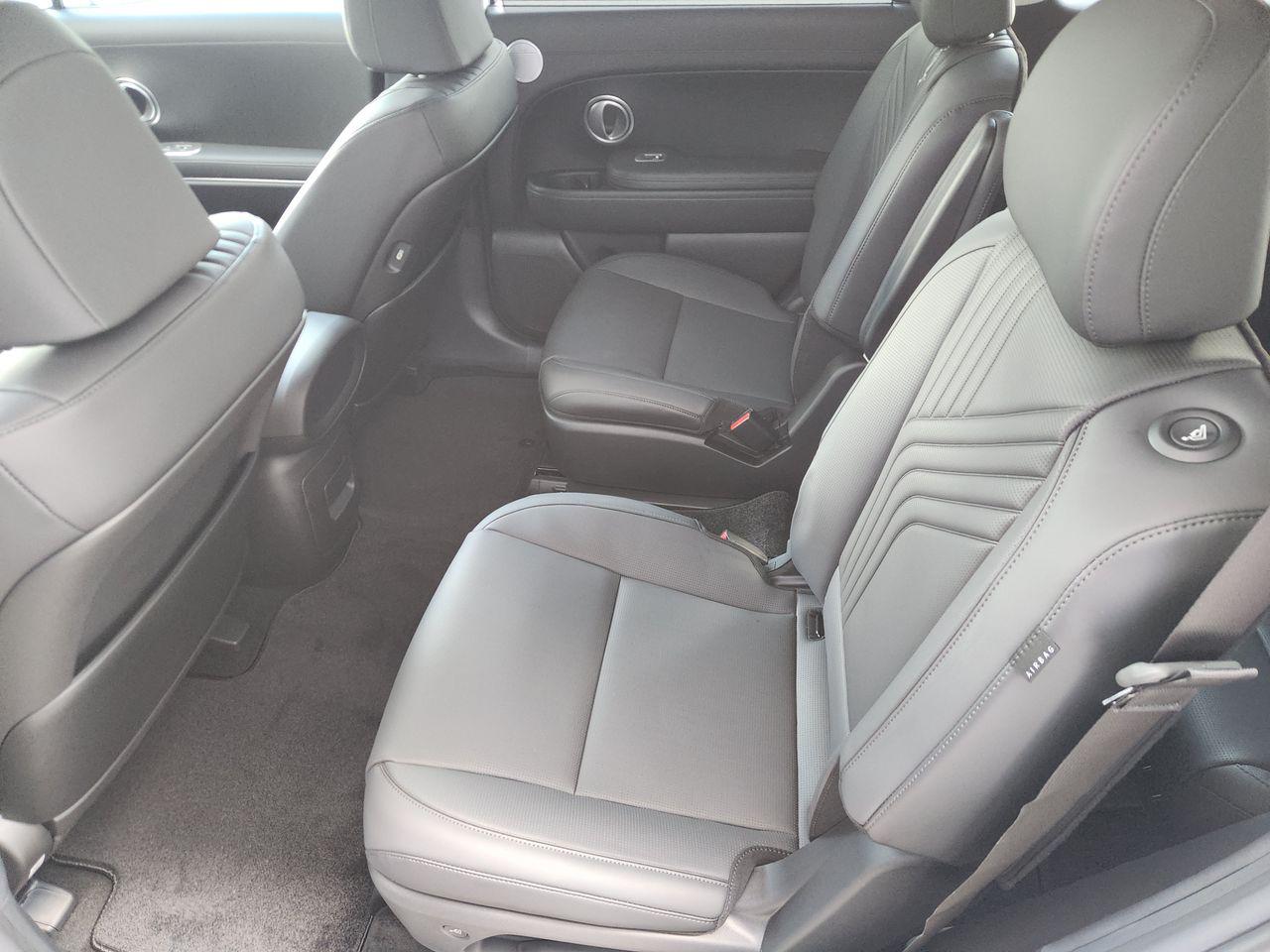 New 2027 Creamy White Pearl Hyundai SEL FWD image 28