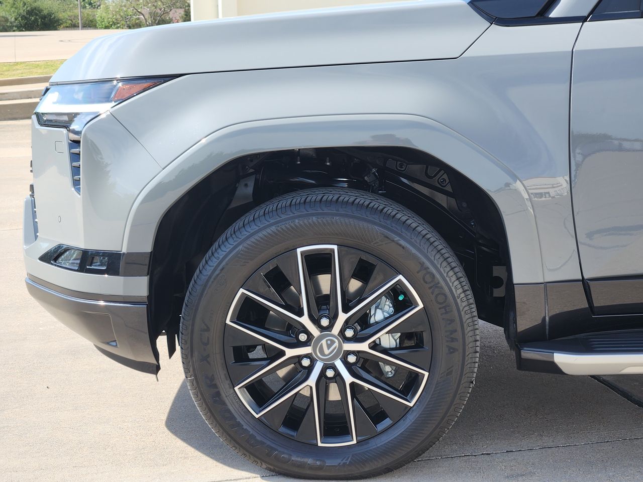 Used 2024 Incognito Lexus 550 Premium+ image 5