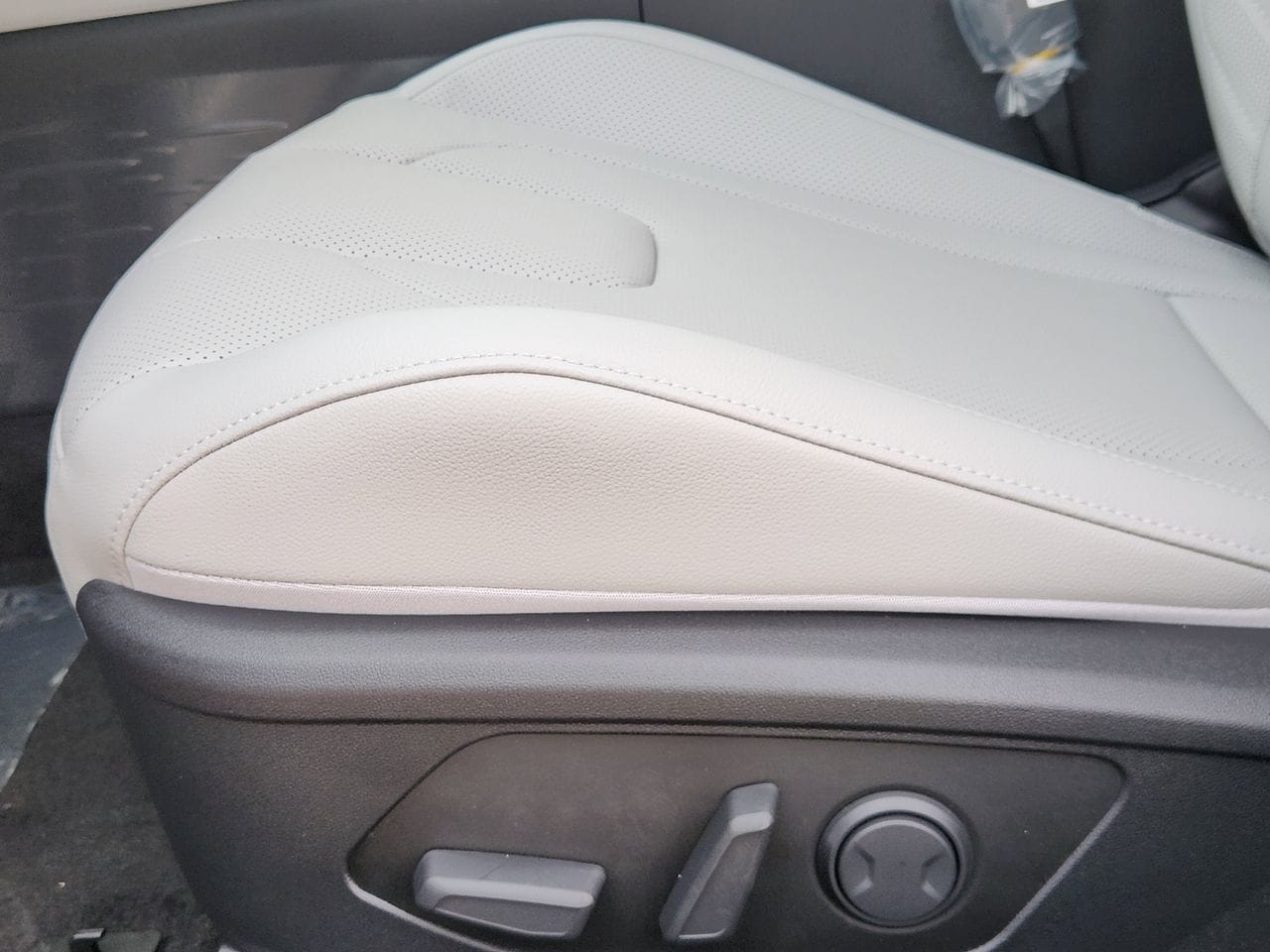 New 2026 A5G Gray Hyundai Limited image 25