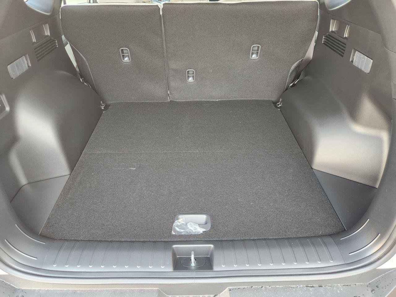 New 2026 W6H White Hyundai SE FWD image 29