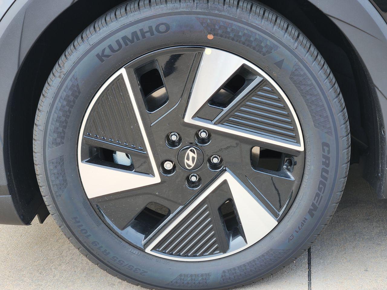 New 2027 A2B/Black Hyundai SE image 7