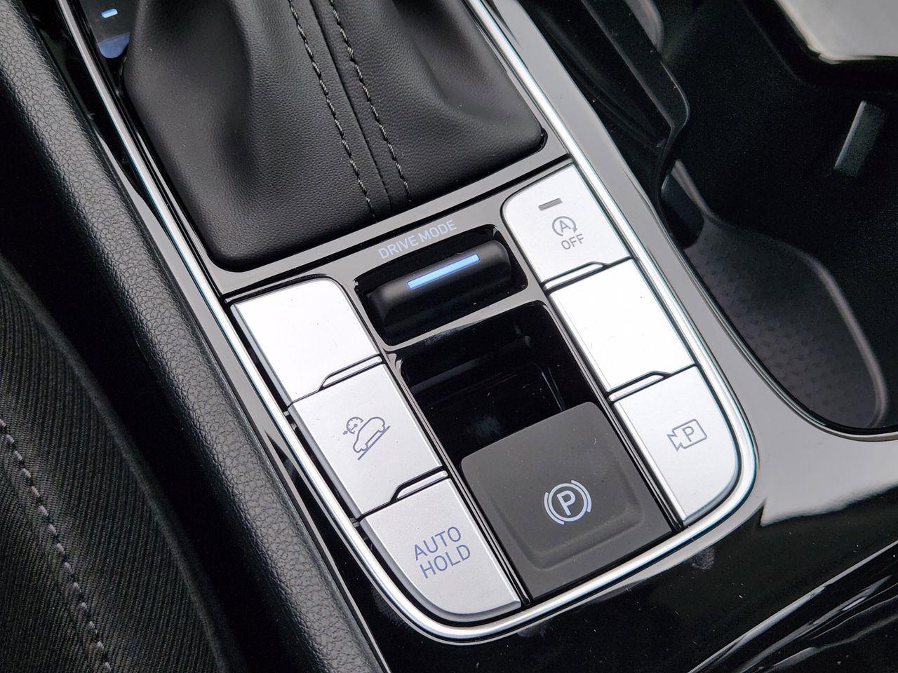 New 2026 W6H White Hyundai SEL FWD image 19