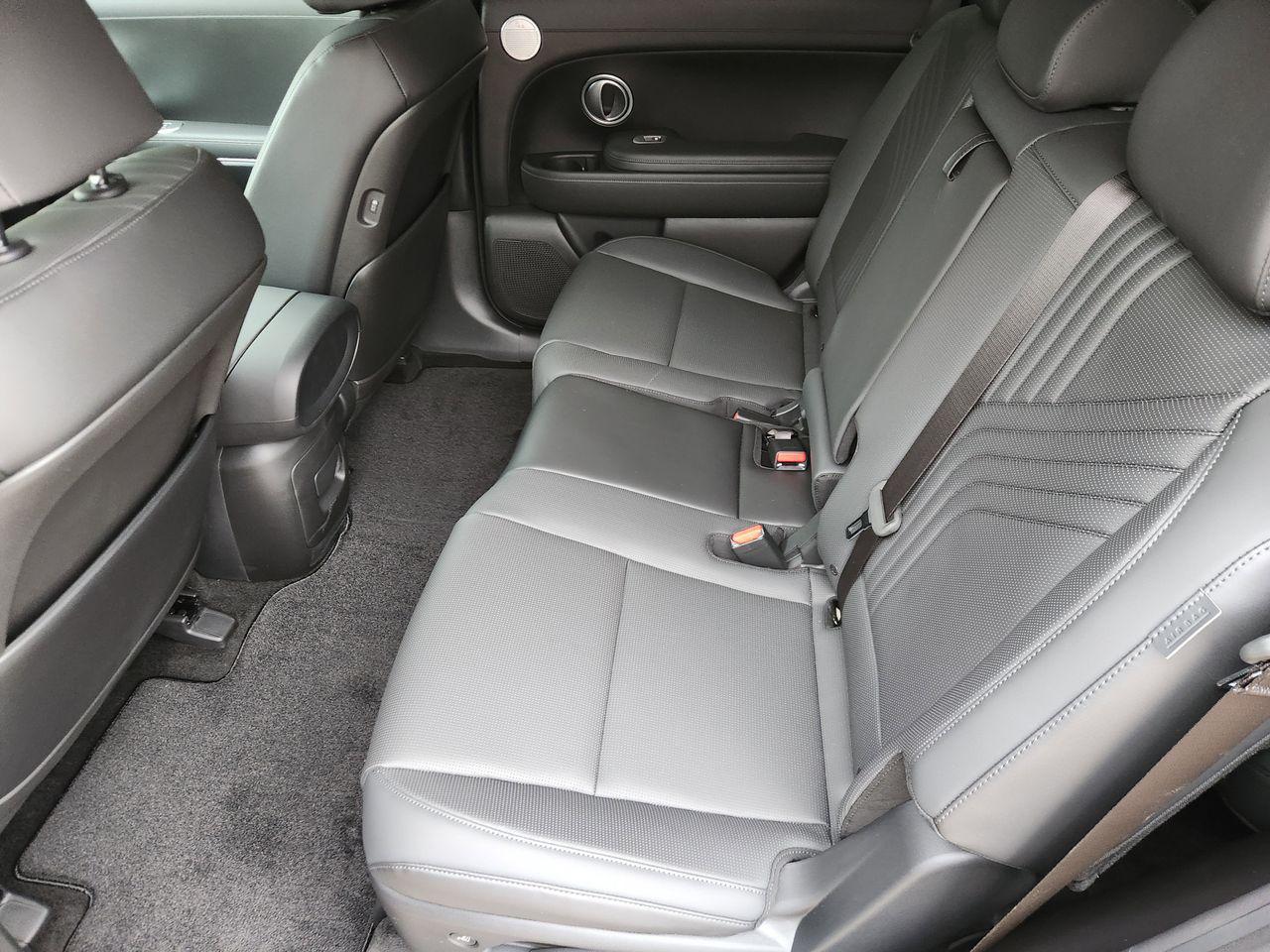 New 2026 A2B Black Hyundai SEL FWD image 28