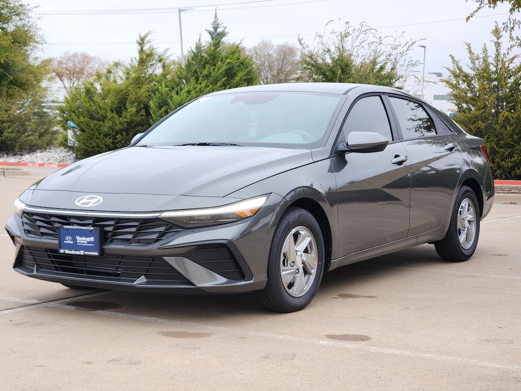 New 2026 Hyundai Elantra SE Sedan