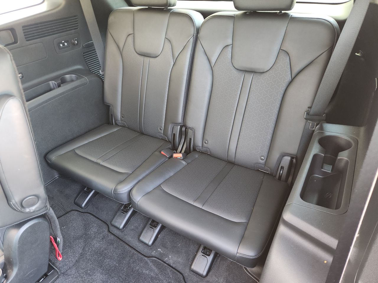 Used 2022 Wolf Gray Kia SX image 29