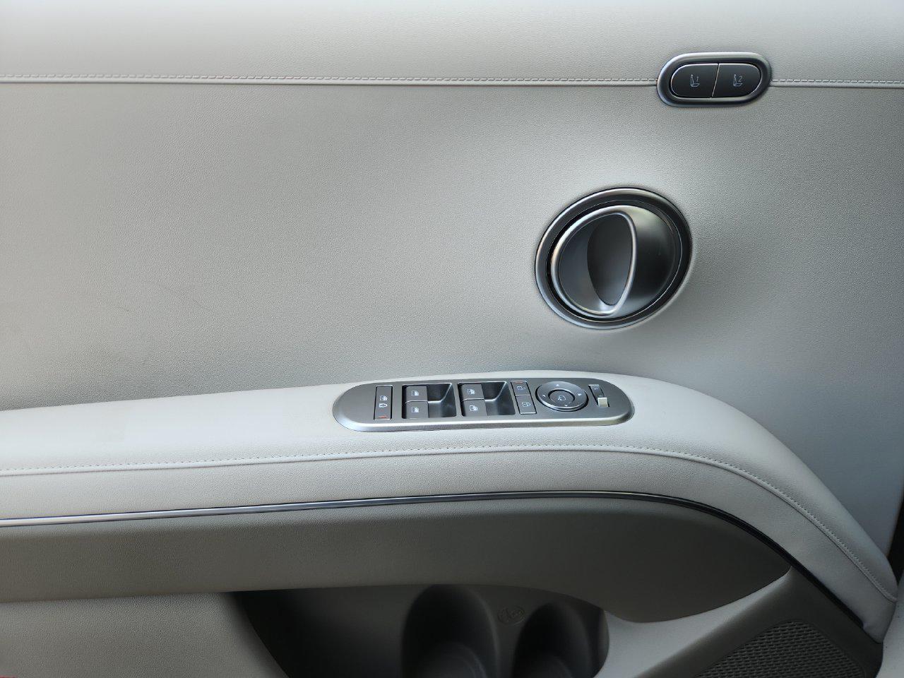 New 2027 Creamy White Pearl Hyundai Limited image 21