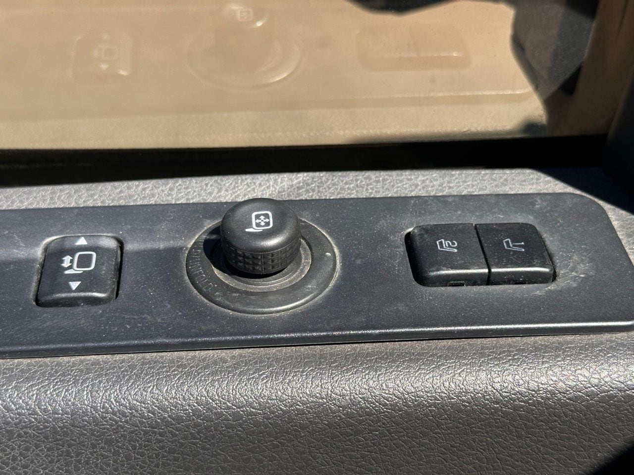 Used 2012 Tuxedo Black Ford Lariat image 24