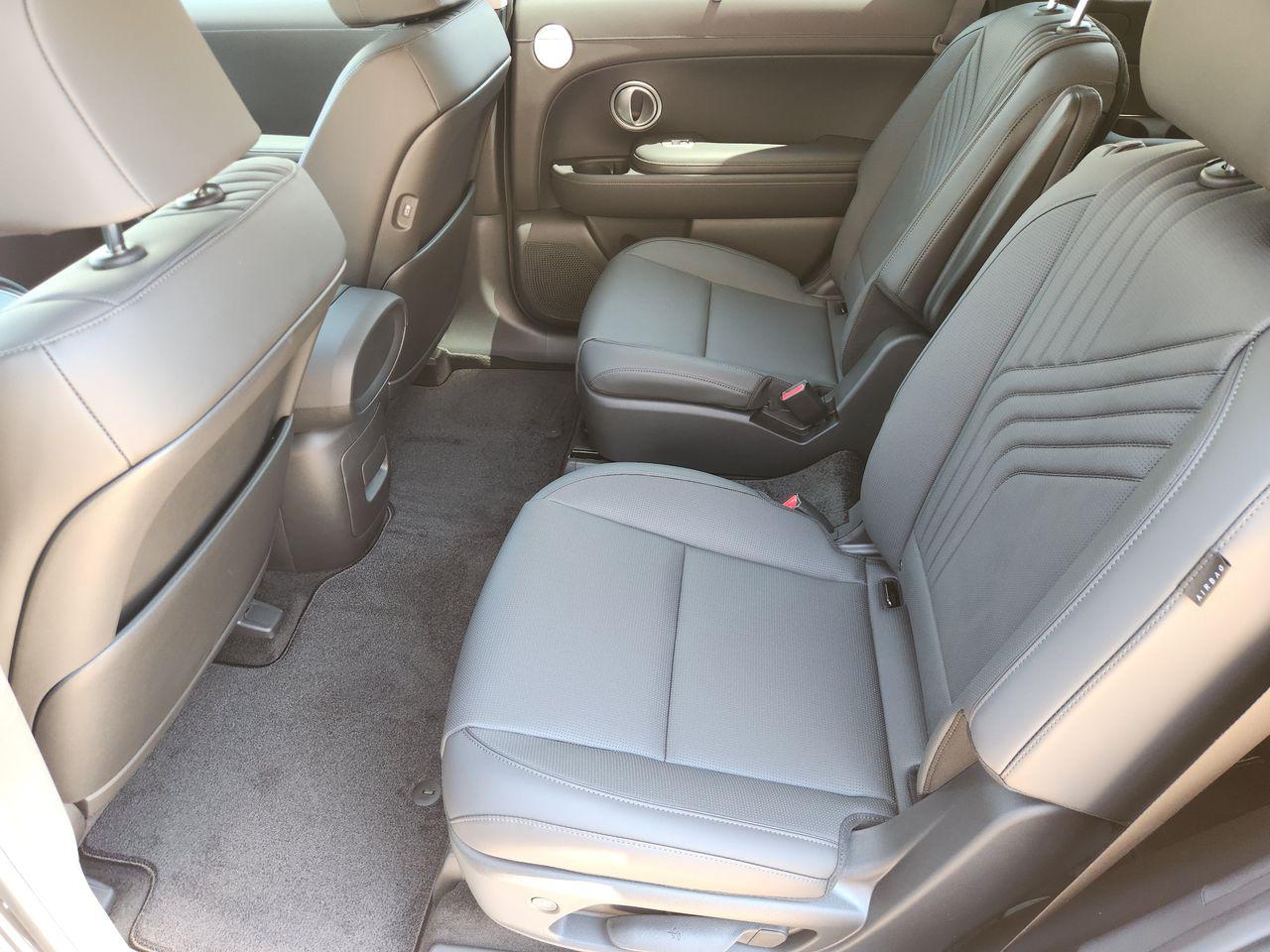 New 2027 Ecotronic Gray Pearl Hyundai SEL FWD image 28