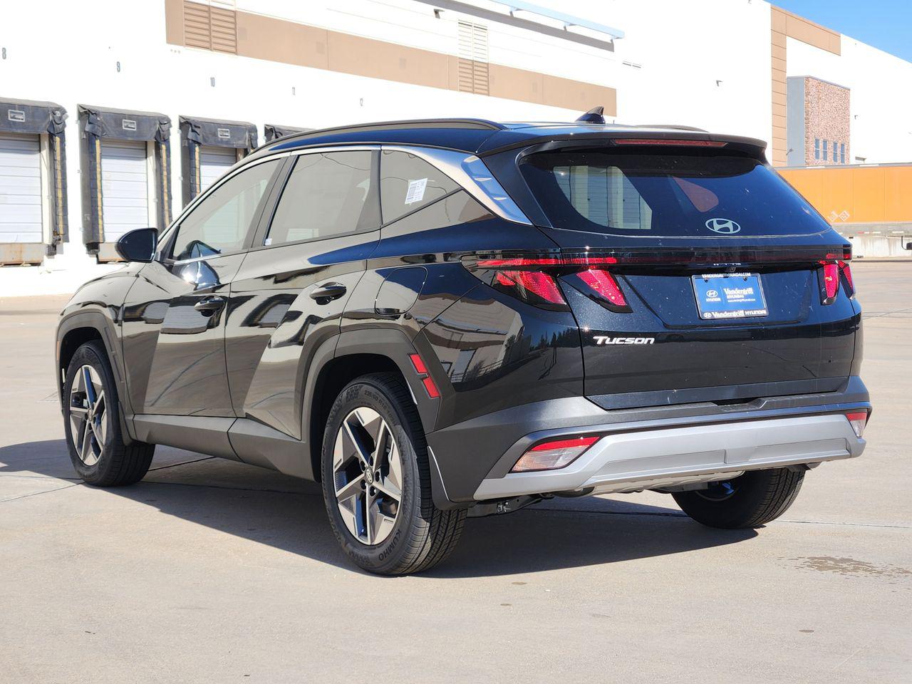 New 2026 Phantom Black Hyundai SEL FWD image 3