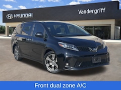 2018 Toyota Sienna SE Van Passenger Van