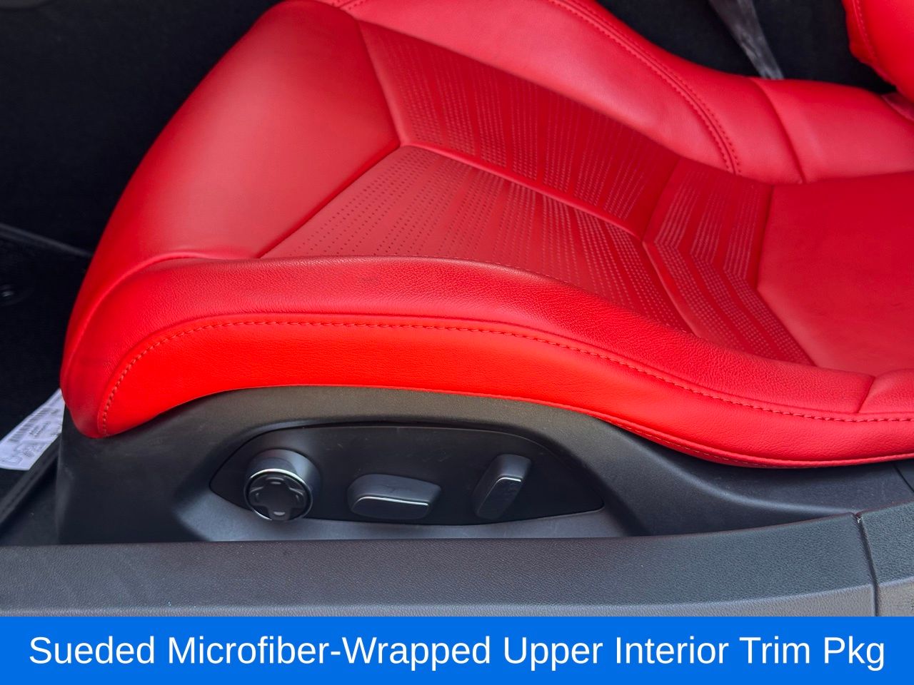 Used 2020 Arctic White Chevrolet Stingray 3LT image 21