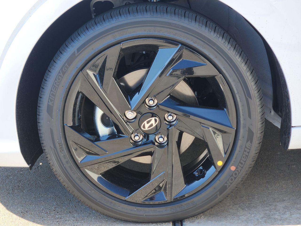 New 2026 Serenity White Hyundai SEL Sport image 7
